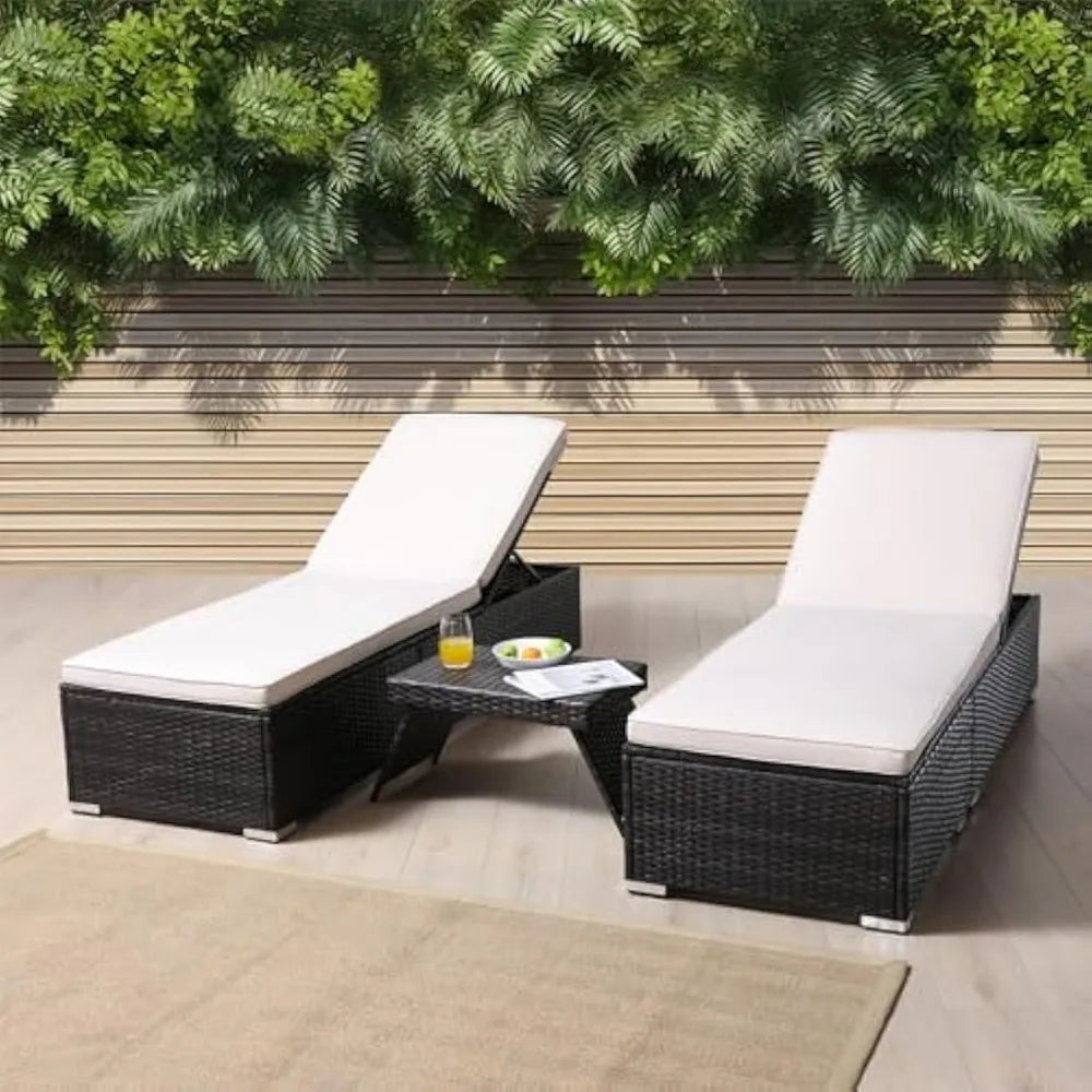 ZYN Set of 2 Lounge Chairs and Table